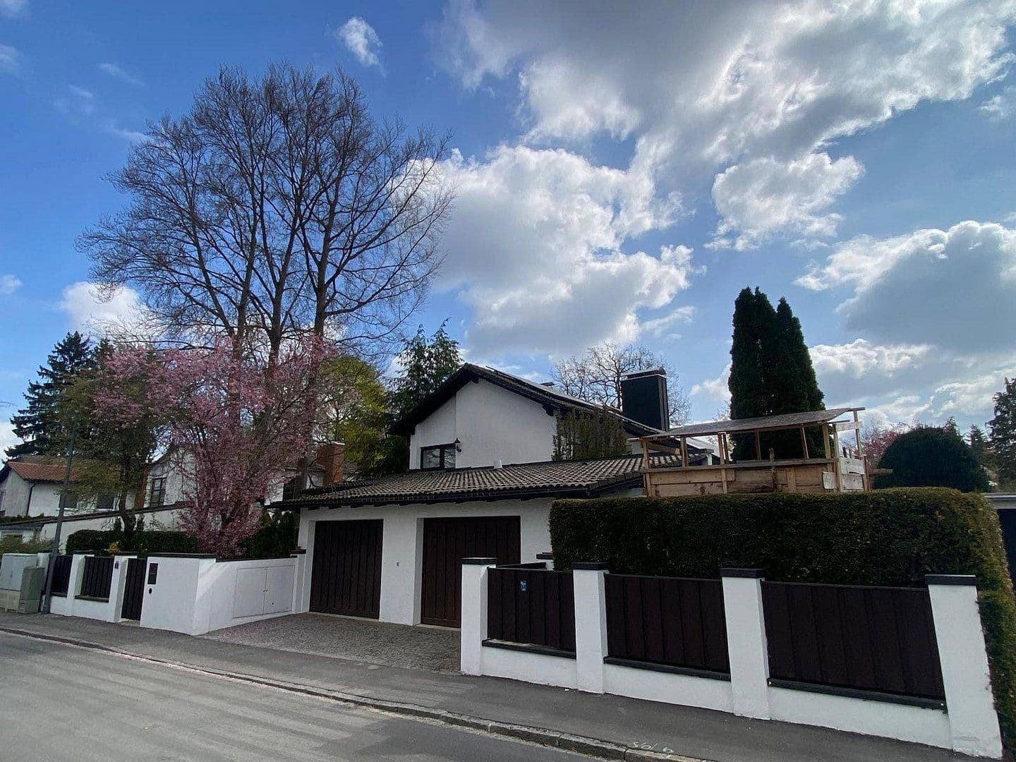 Predaj domu 267 m², pozemek 882 m², Grünwald, Bavorsko Predaj domu 267 m², pozemek 882 m², Grünwald, Bavorsko