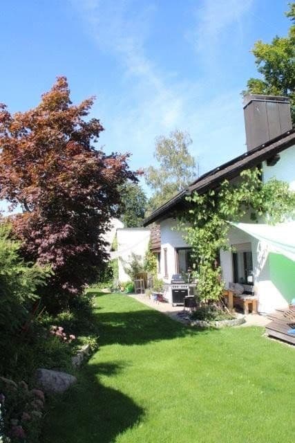 Predaj domu 267 m², pozemek 882 m², Grünwald, Bavorsko Predaj domu 267 m², pozemek 882 m², Grünwald, Bavorsko