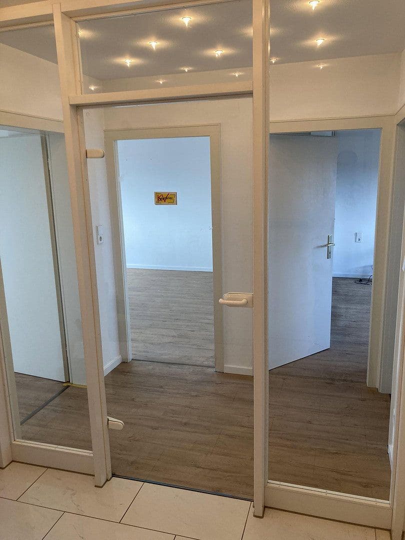 Prenájom bytu 4-izbový 82 m², Wilhelmsplatz 18, Offenbach, Hesensko Prenájom bytu 4-izbový 82 m², Wilhelmsplatz 18, Offenbach, Hesensko