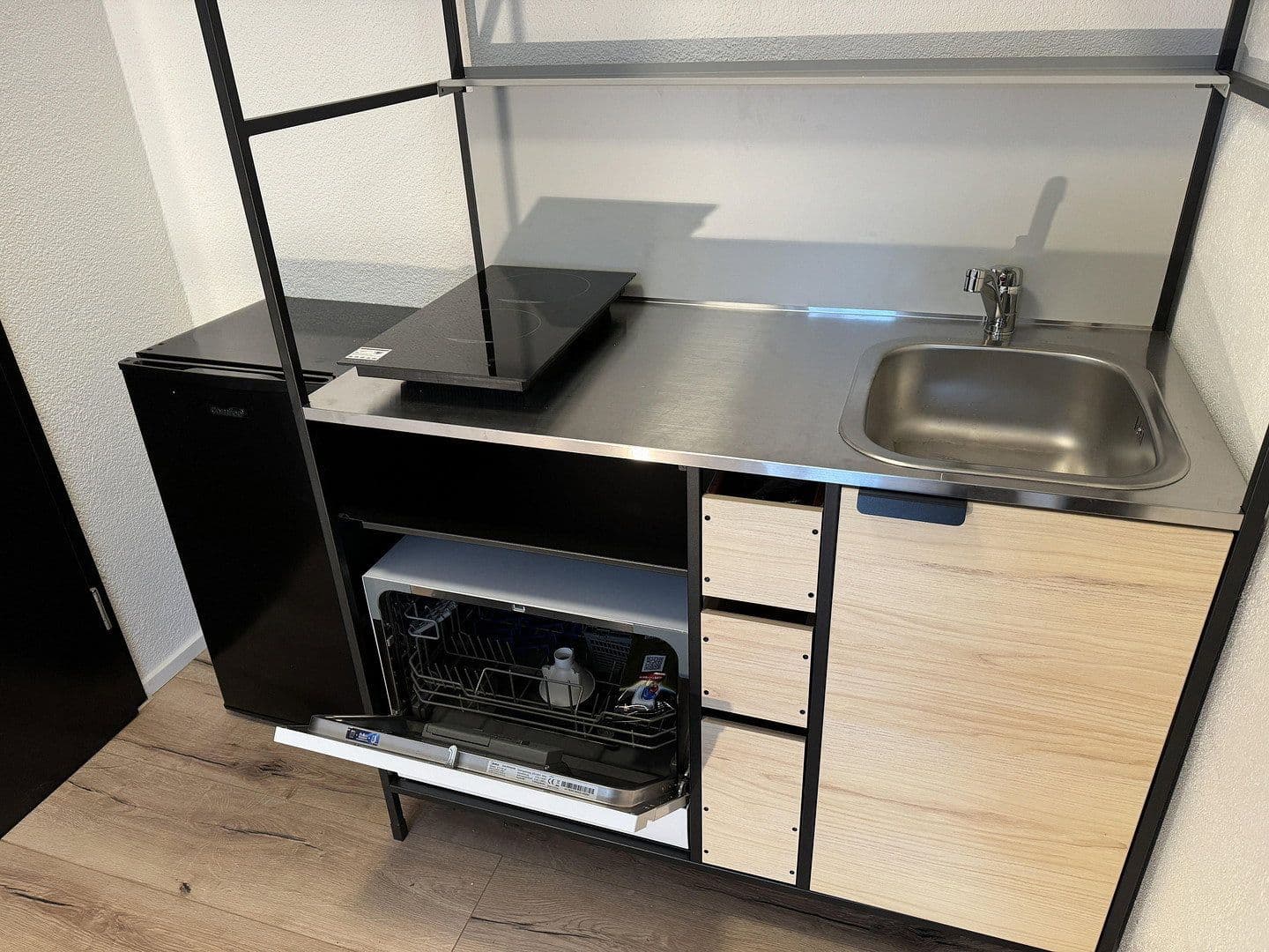 Prenájom bytu 1-izbový 25 m², Tiergartenstraße 8, Pforzheim, Bádensko-Wurttembersko Prenájom bytu 1-izbový 25 m², Tiergartenstraße 8, Pforzheim, Bádensko-Wurttembersko