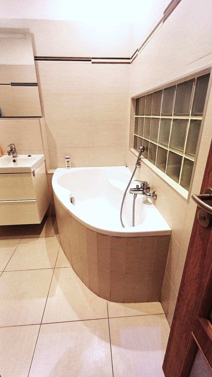 Predaj bytu 1-izbový 40 m², Francouzská, Praha, Praha Predaj bytu 1-izbový 40 m², Francouzská, Praha, Praha