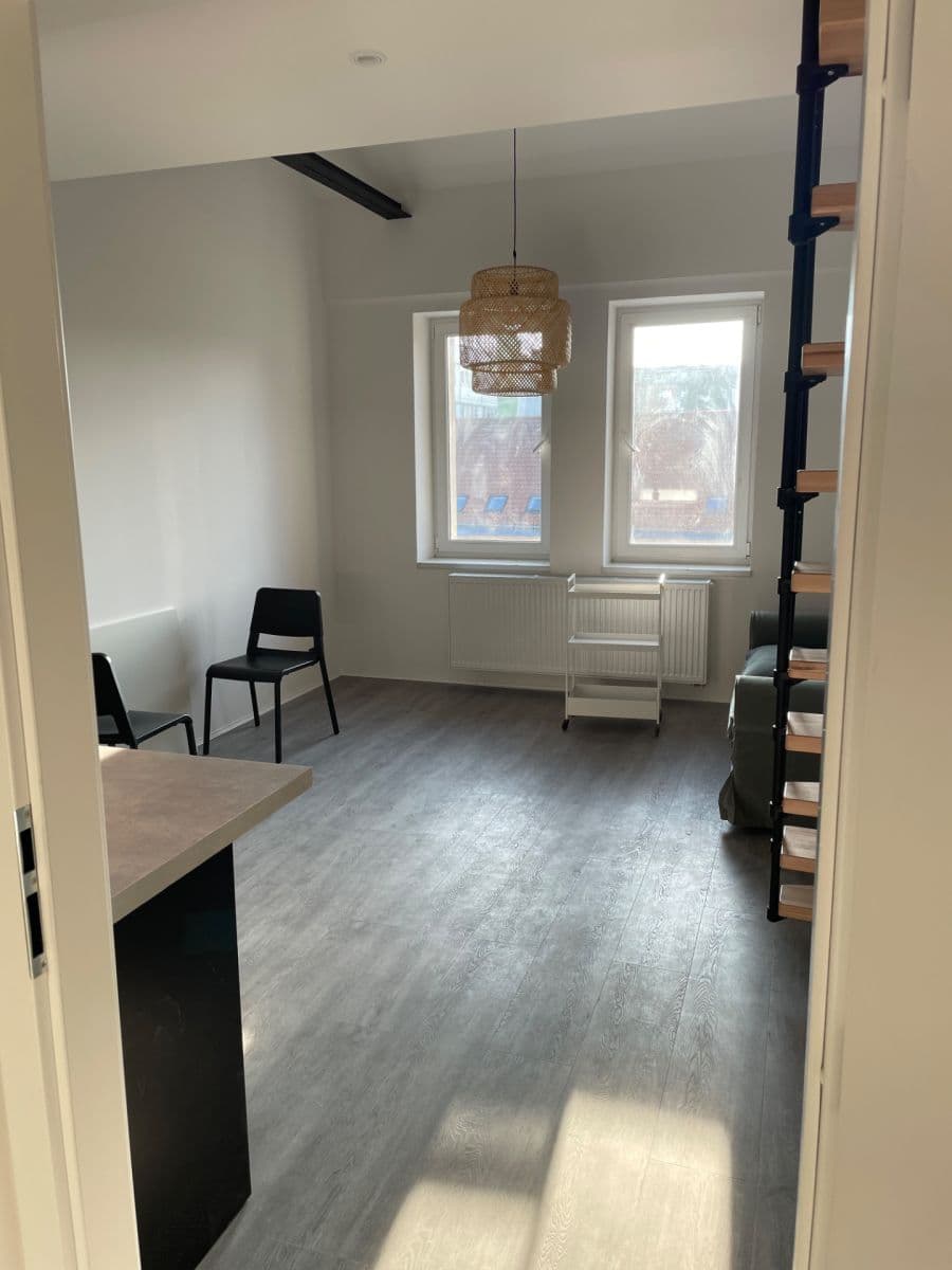 Prenájom bytu 1-izbový 40 m², Štefánikova, Brno, Jihomoravský kraj Prenájom bytu 1-izbový 40 m², Štefánikova, Brno, Jihomoravský kraj