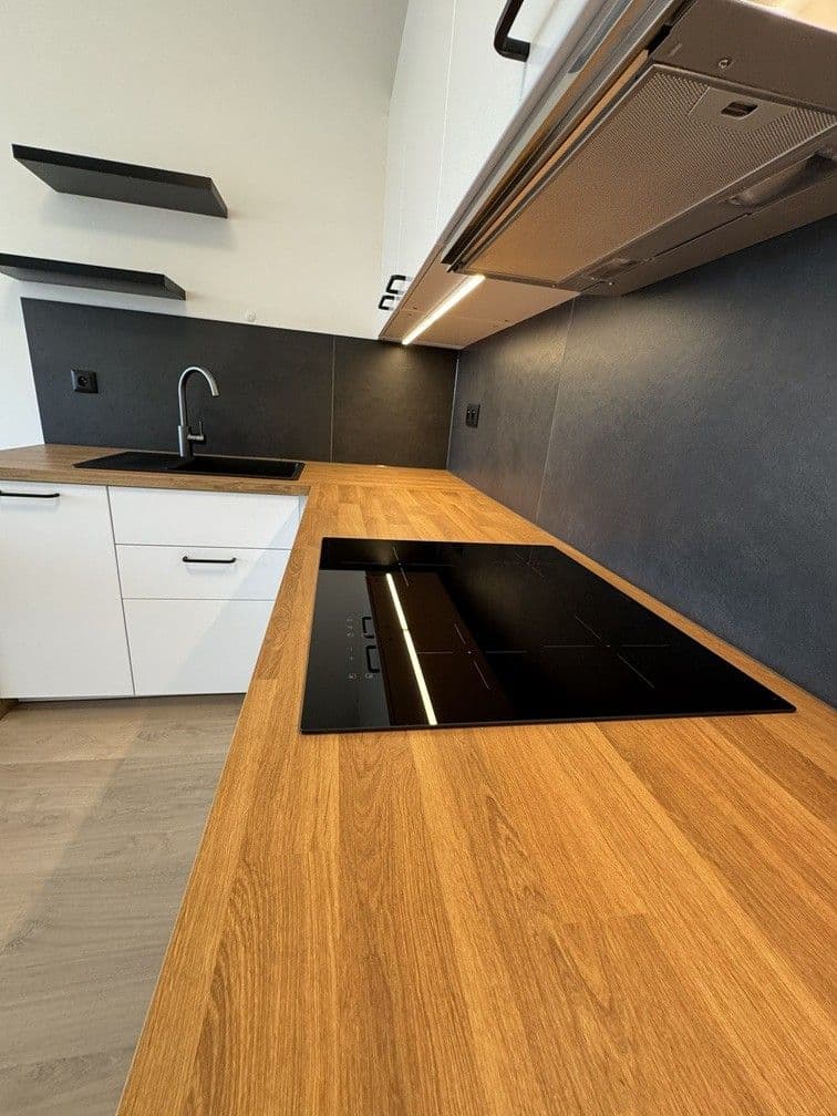 Prenájom bytu 2-izbový 58 m², U Pivovaru, Benešov, Středočeský kraj Prenájom bytu 2-izbový 58 m², U Pivovaru, Benešov, Středočeský kraj