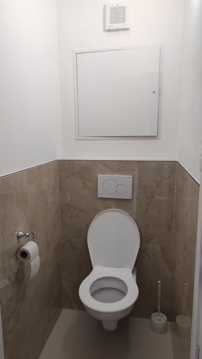 Prenájom bytu 4-izbový 84 m², Sedmokrásková, Ružinov, Bratislavský kraj Prenájom bytu 4-izbový 84 m², Sedmokrásková, Ružinov, Bratislavský kraj