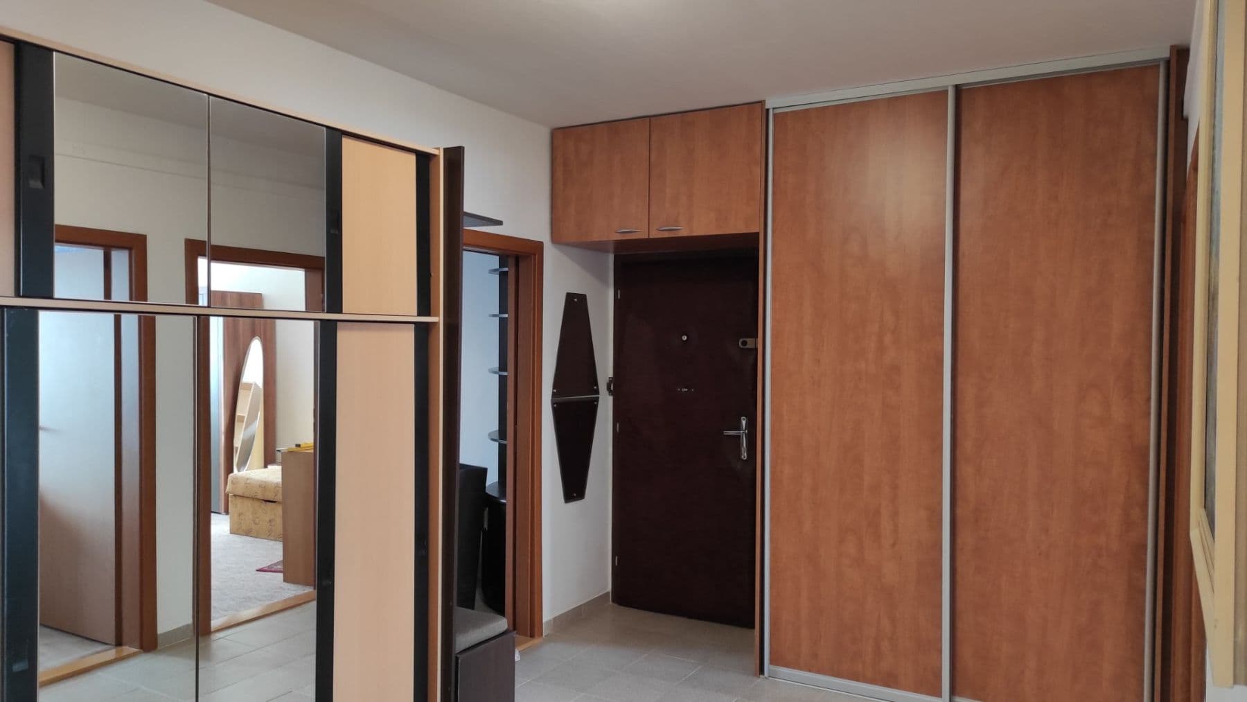Prenájom bytu 4-izbový 84 m², Sedmokrásková, Ružinov, Bratislavský kraj Prenájom bytu 4-izbový 84 m², Sedmokrásková, Ružinov, Bratislavský kraj