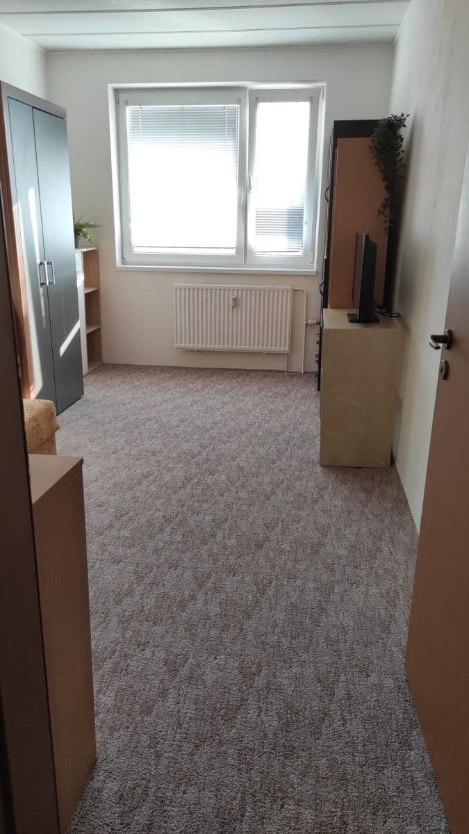 Prenájom bytu 4-izbový 84 m², Sedmokrásková, Ružinov, Bratislavský kraj Prenájom bytu 4-izbový 84 m², Sedmokrásková, Ružinov, Bratislavský kraj