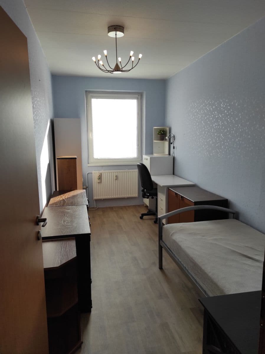 Prenájom bytu 4-izbový 84 m², Sedmokrásková, Ružinov, Bratislavský kraj Prenájom bytu 4-izbový 84 m², Sedmokrásková, Ružinov, Bratislavský kraj