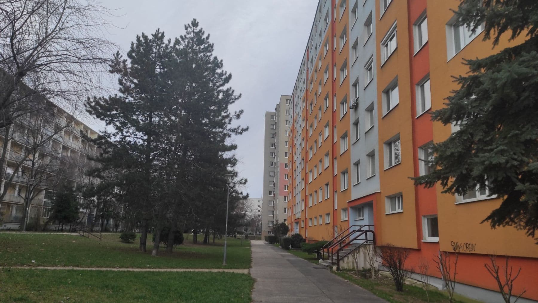 Prenájom bytu 4-izbový 84 m², Sedmokrásková, Ružinov, Bratislavský kraj Prenájom bytu 4-izbový 84 m², Sedmokrásková, Ružinov, Bratislavský kraj