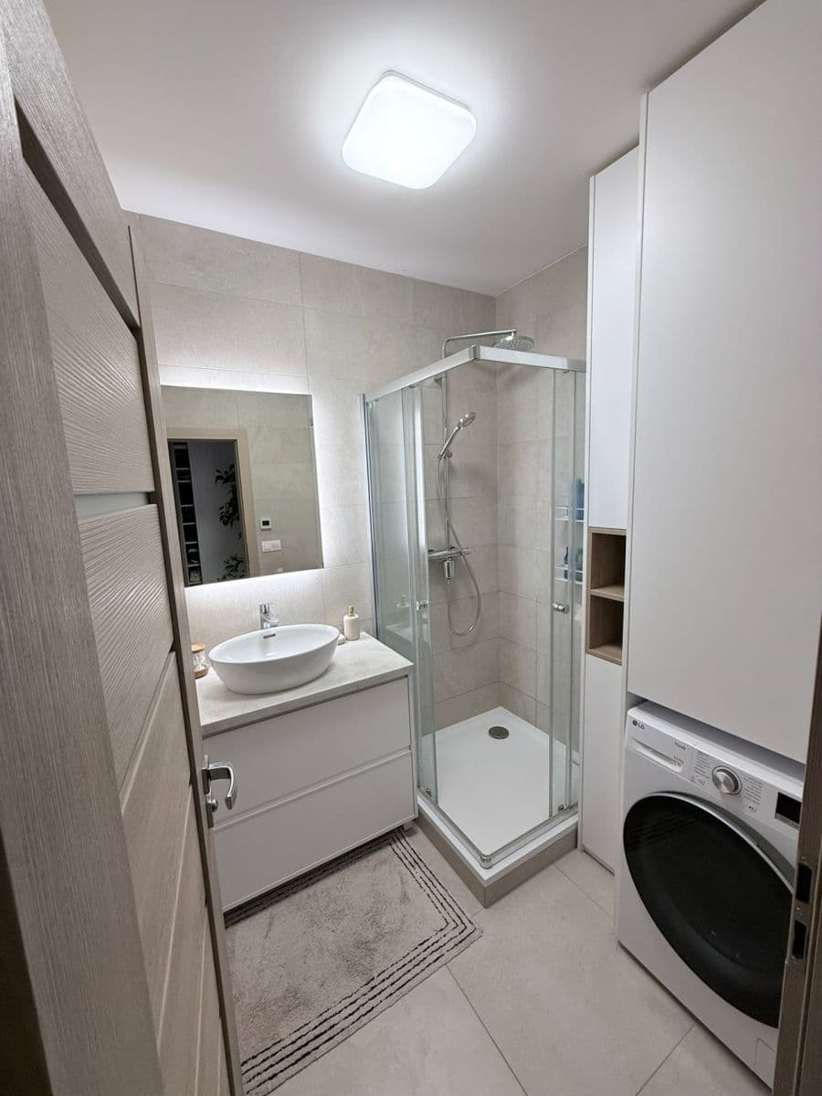 Prenájom bytu 3-izbový 90 m², Jihlavská, Troubsko, Jihomoravský kraj Prenájom bytu 3-izbový 90 m², Jihlavská, Troubsko, Jihomoravský kraj