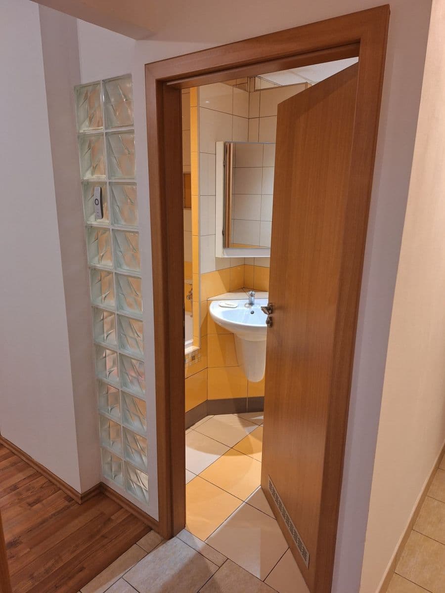 Prenájom bytu 2-izbový 42 m², Přímětická, Praha, Praha Prenájom bytu 2-izbový 42 m², Přímětická, Praha, Praha