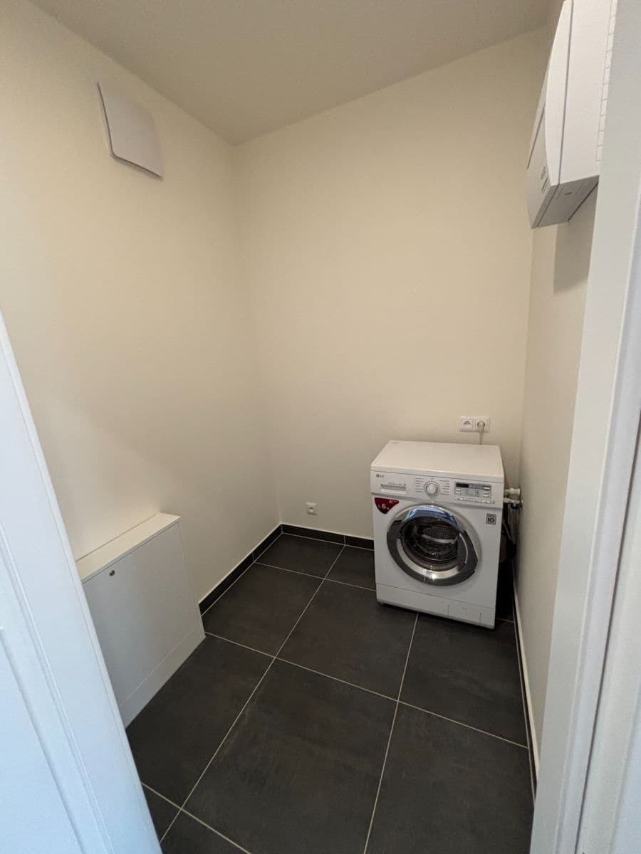 Prenájom bytu 2-izbový 63 m², Pod Harfou, Praha, Praha Prenájom bytu 2-izbový 63 m², Pod Harfou, Praha, Praha