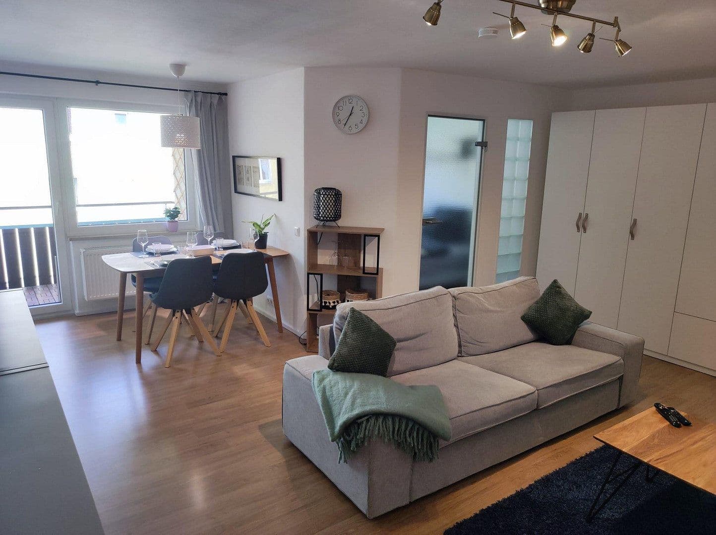 Prenájom bytu 1-izbový 48 m², München, Bavorsko Prenájom bytu 1-izbový 48 m², München, Bavorsko