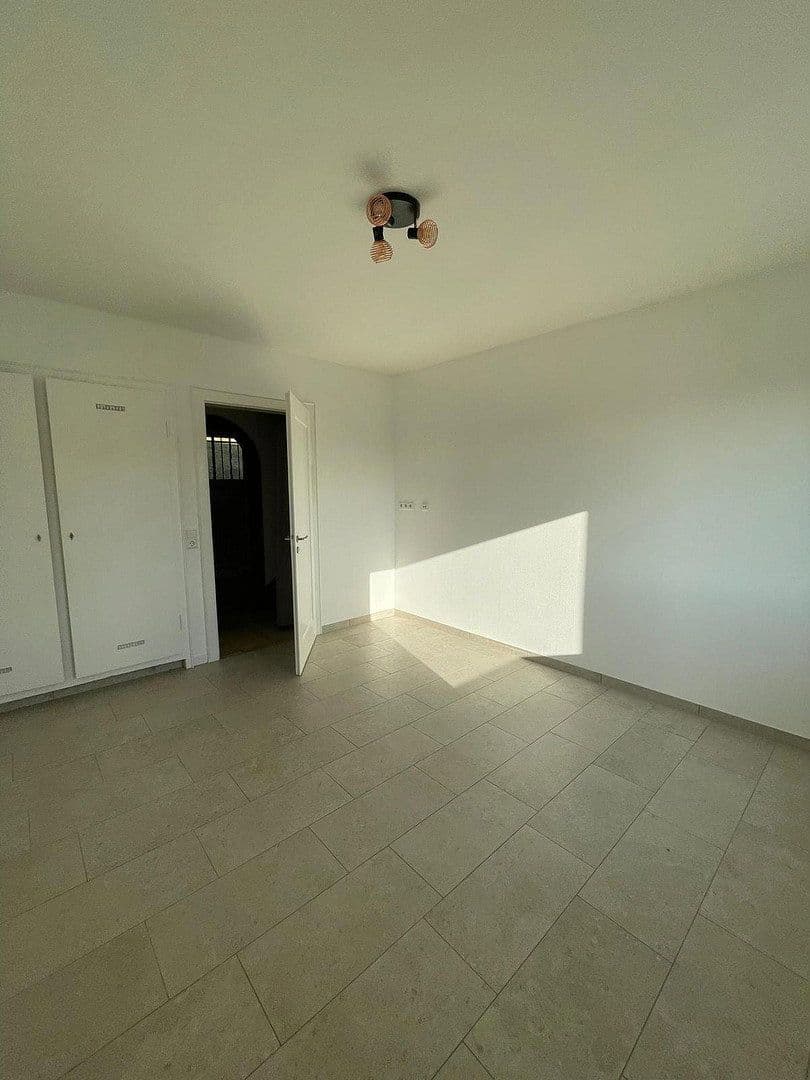 Prenájom bytu 3-izbový 95 m², Rametshalde 15, Münsingen, Bádensko-Wurttembersko Prenájom bytu 3-izbový 95 m², Rametshalde 15, Münsingen, Bádensko-Wurttembersko