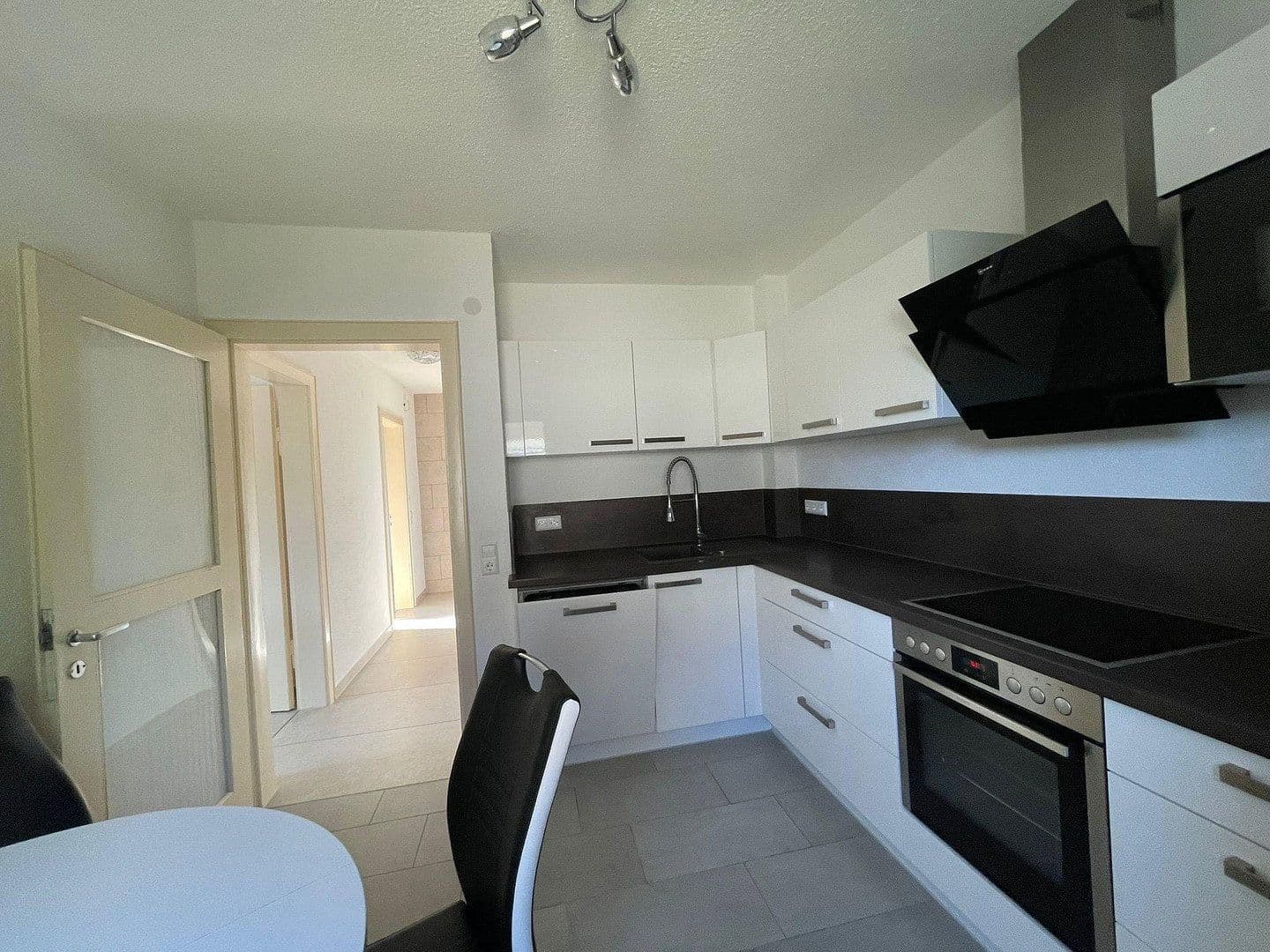 Prenájom bytu 3-izbový 95 m², Rametshalde 15, Münsingen, Bádensko-Wurttembersko Prenájom bytu 3-izbový 95 m², Rametshalde 15, Münsingen, Bádensko-Wurttembersko