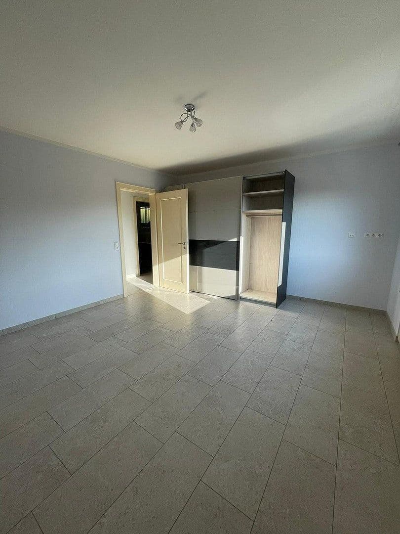 Prenájom bytu 3-izbový 95 m², Rametshalde 15, Münsingen, Bádensko-Wurttembersko Prenájom bytu 3-izbový 95 m², Rametshalde 15, Münsingen, Bádensko-Wurttembersko