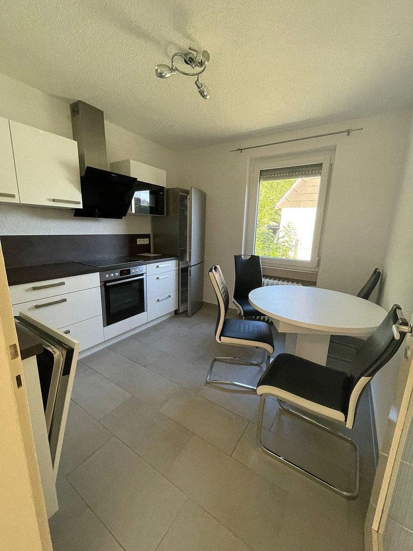 Prenájom bytu 3-izbový 95 m², Rametshalde 15, Münsingen, Bádensko-Wurttembersko Prenájom bytu 3-izbový 95 m², Rametshalde 15, Münsingen, Bádensko-Wurttembersko