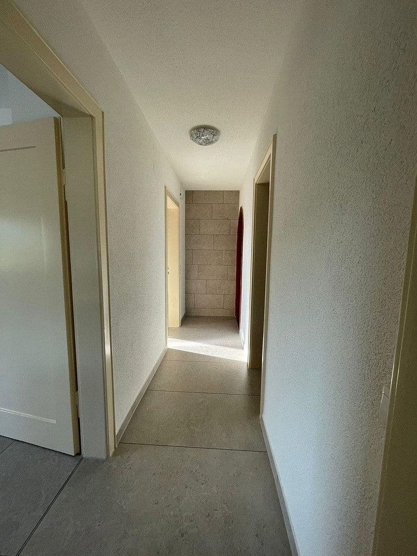 Prenájom bytu 3-izbový 95 m², Rametshalde 15, Münsingen, Bádensko-Wurttembersko Prenájom bytu 3-izbový 95 m², Rametshalde 15, Münsingen, Bádensko-Wurttembersko