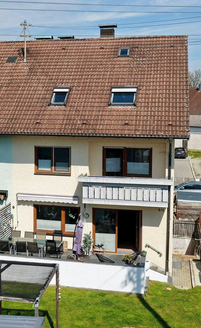 Predaj domu 177 m², pozemek 361 m², Meckenbeuren, Bádensko-Wurttembersko Predaj domu 177 m², pozemek 361 m², Meckenbeuren, Bádensko-Wurttembersko