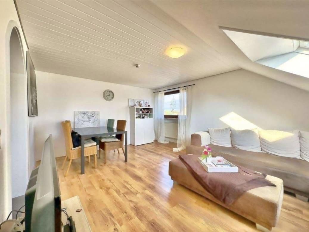 Predaj domu 177 m², pozemek 361 m², Meckenbeuren, Bádensko-Wurttembersko Predaj domu 177 m², pozemek 361 m², Meckenbeuren, Bádensko-Wurttembersko