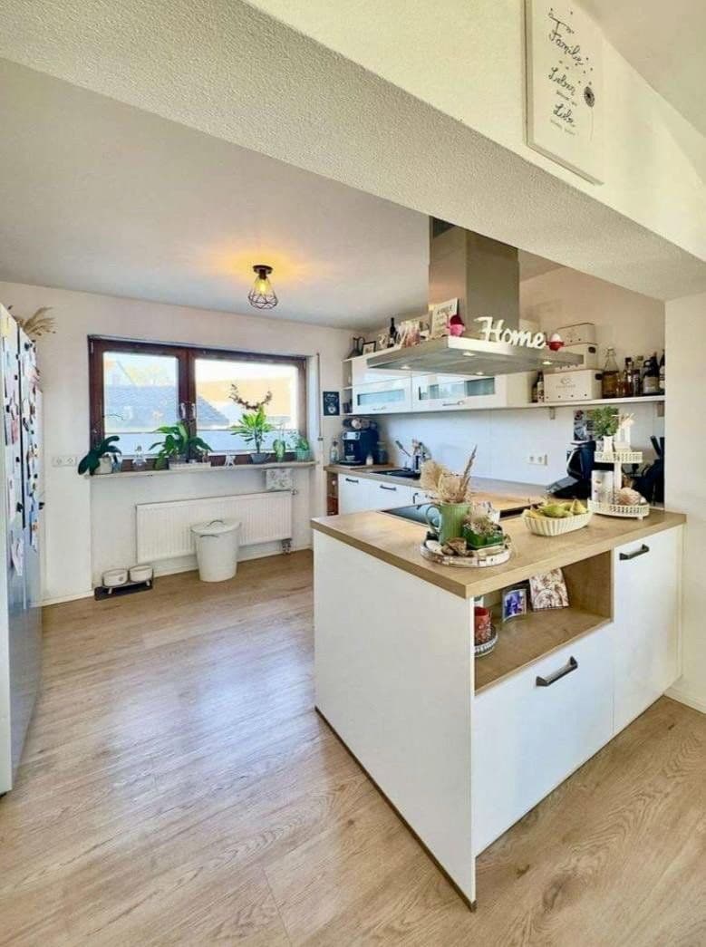 Predaj domu 177 m², pozemek 361 m², Meckenbeuren, Bádensko-Wurttembersko Predaj domu 177 m², pozemek 361 m², Meckenbeuren, Bádensko-Wurttembersko