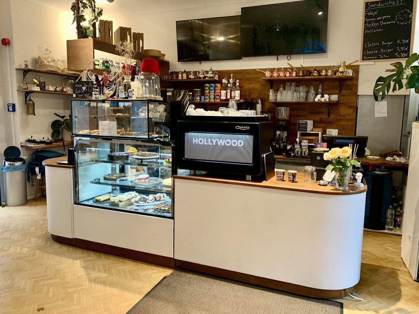 Prenájom nebytového priestoru 100 m², Trautenaustr. 5, Berlin, Berlín Prenájom nebytového priestoru 100 m², Trautenaustr. 5, Berlin, Berlín