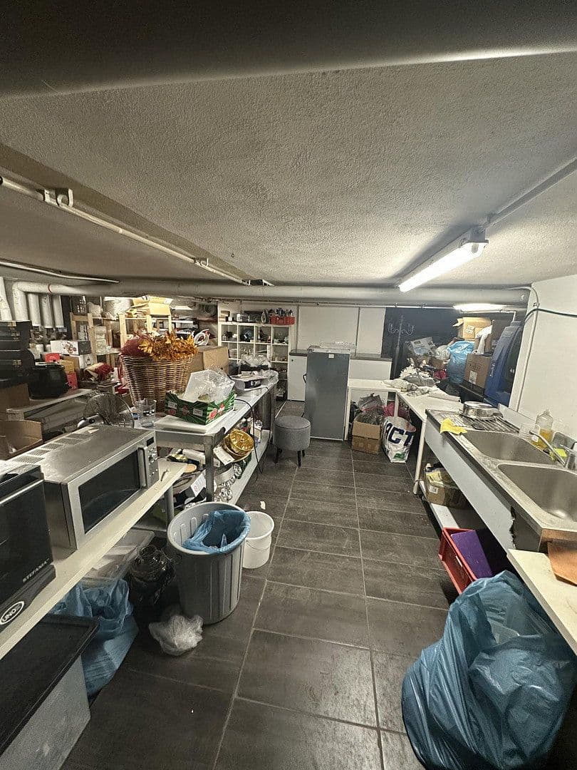 Prenájom nebytového priestoru 100 m², Trautenaustr. 5, Berlin, Berlín Prenájom nebytového priestoru 100 m², Trautenaustr. 5, Berlin, Berlín