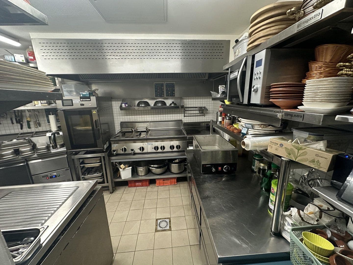 Prenájom nebytového priestoru 100 m², Trautenaustr. 5, Berlin, Berlín Prenájom nebytového priestoru 100 m², Trautenaustr. 5, Berlin, Berlín