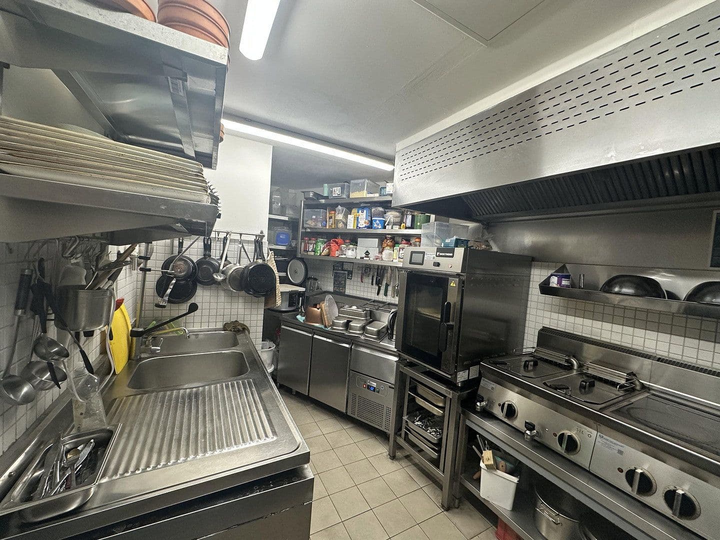 Prenájom nebytového priestoru 100 m², Trautenaustr. 5, Berlin, Berlín Prenájom nebytového priestoru 100 m², Trautenaustr. 5, Berlin, Berlín