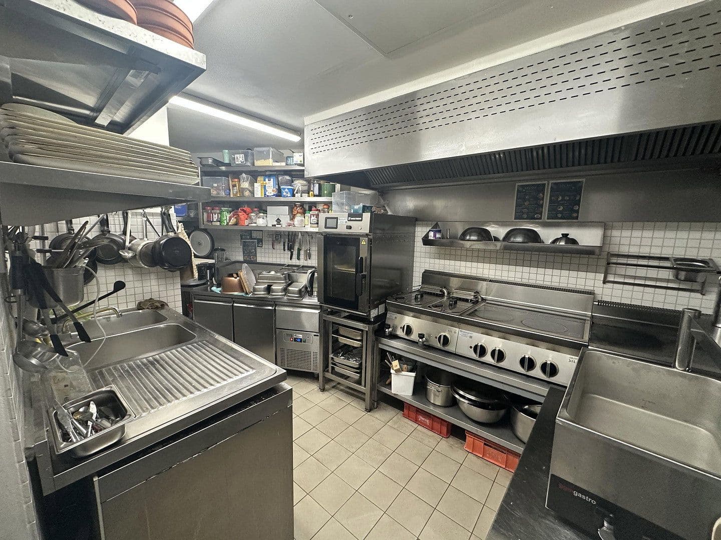 Prenájom nebytového priestoru 100 m², Trautenaustr. 5, Berlin, Berlín Prenájom nebytového priestoru 100 m², Trautenaustr. 5, Berlin, Berlín