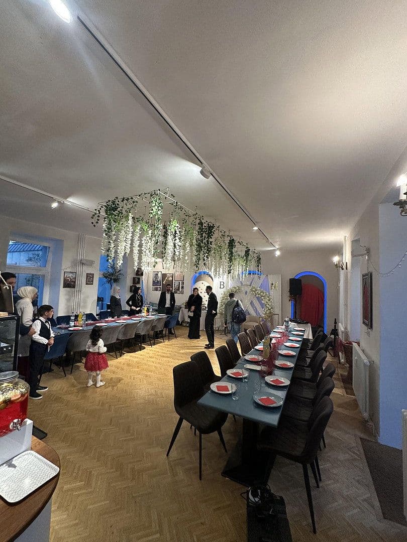 Prenájom nebytového priestoru 100 m², Trautenaustr. 5, Berlin, Berlín Prenájom nebytového priestoru 100 m², Trautenaustr. 5, Berlin, Berlín