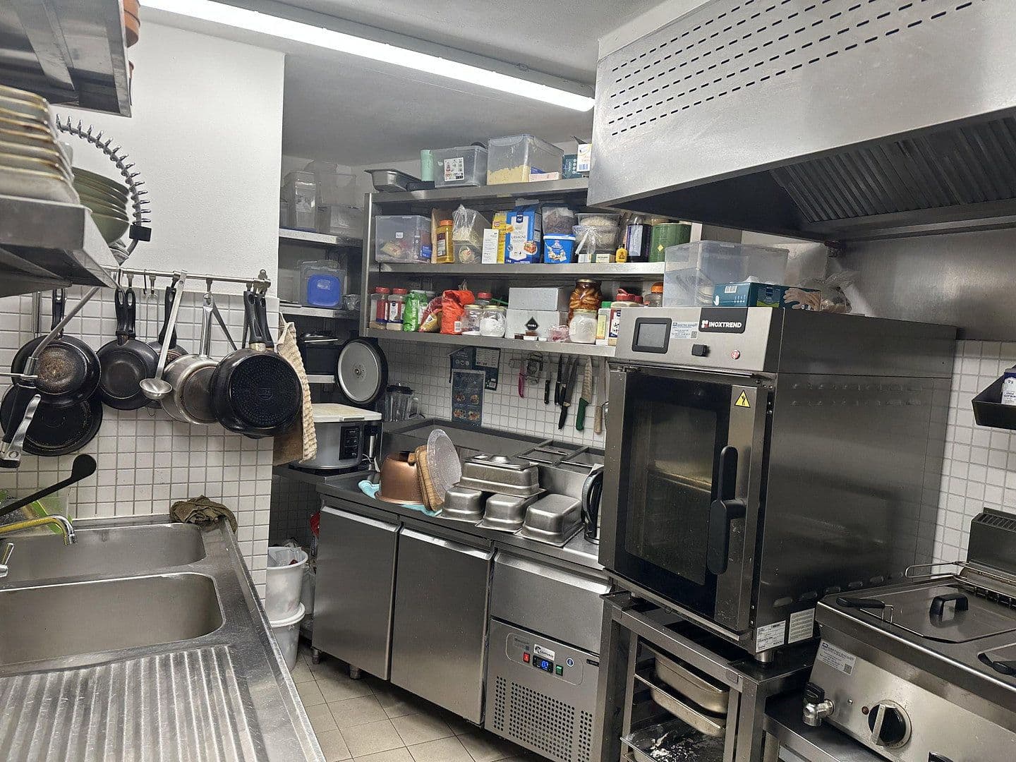 Prenájom nebytového priestoru 100 m², Trautenaustr. 5, Berlin, Berlín Prenájom nebytového priestoru 100 m², Trautenaustr. 5, Berlin, Berlín