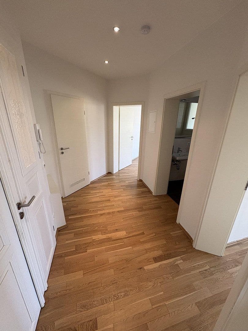 Prenájom bytu 2-izbový 58 m², Engelsdorfer Straße, Leipzig, Sasko Prenájom bytu 2-izbový 58 m², Engelsdorfer Straße, Leipzig, Sasko