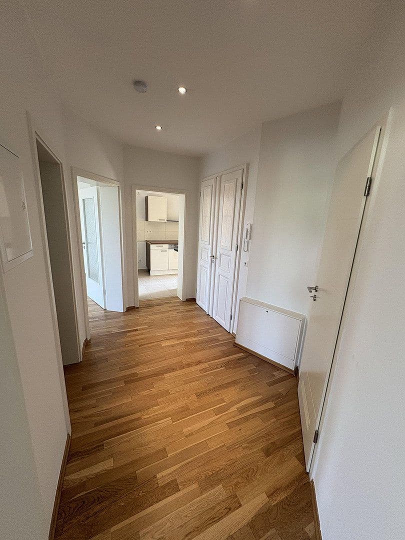 Prenájom bytu 2-izbový 58 m², Engelsdorfer Straße, Leipzig, Sasko Prenájom bytu 2-izbový 58 m², Engelsdorfer Straße, Leipzig, Sasko