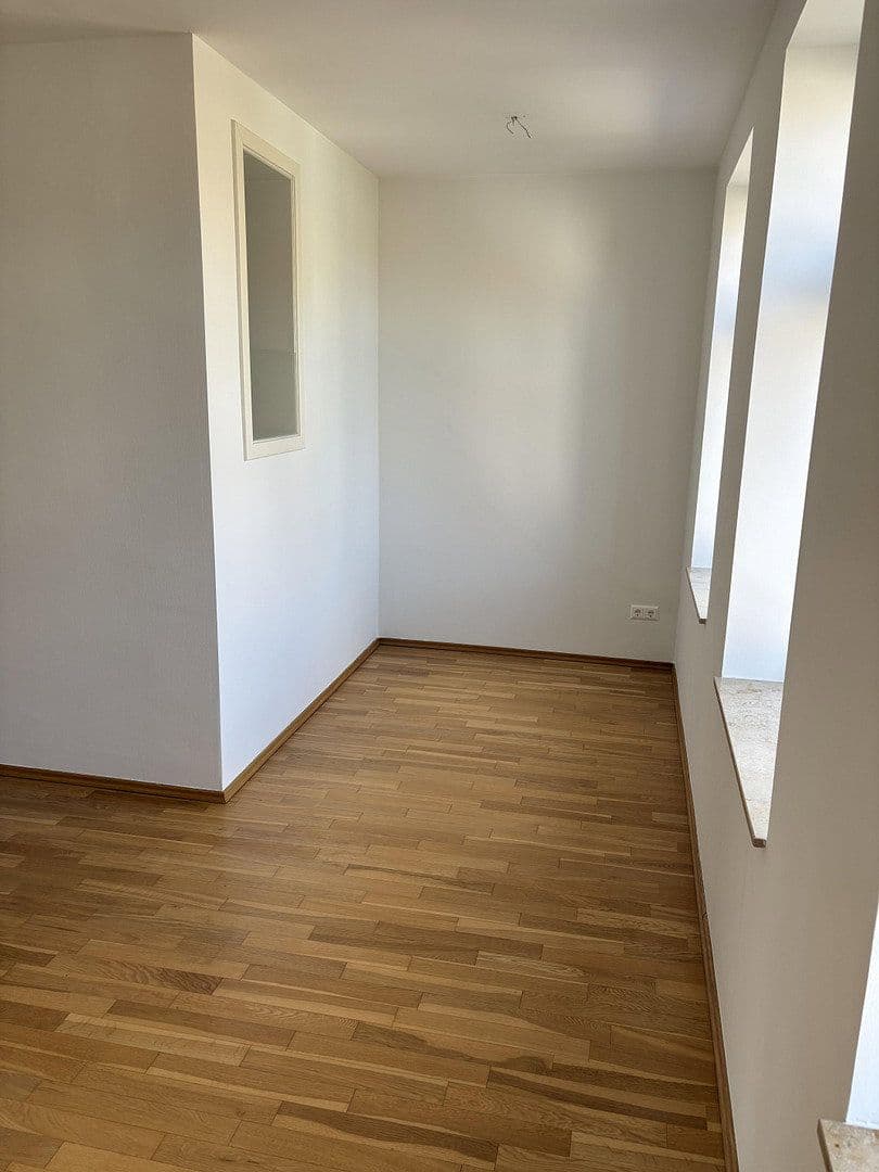 Prenájom bytu 2-izbový 58 m², Engelsdorfer Straße, Leipzig, Sasko Prenájom bytu 2-izbový 58 m², Engelsdorfer Straße, Leipzig, Sasko