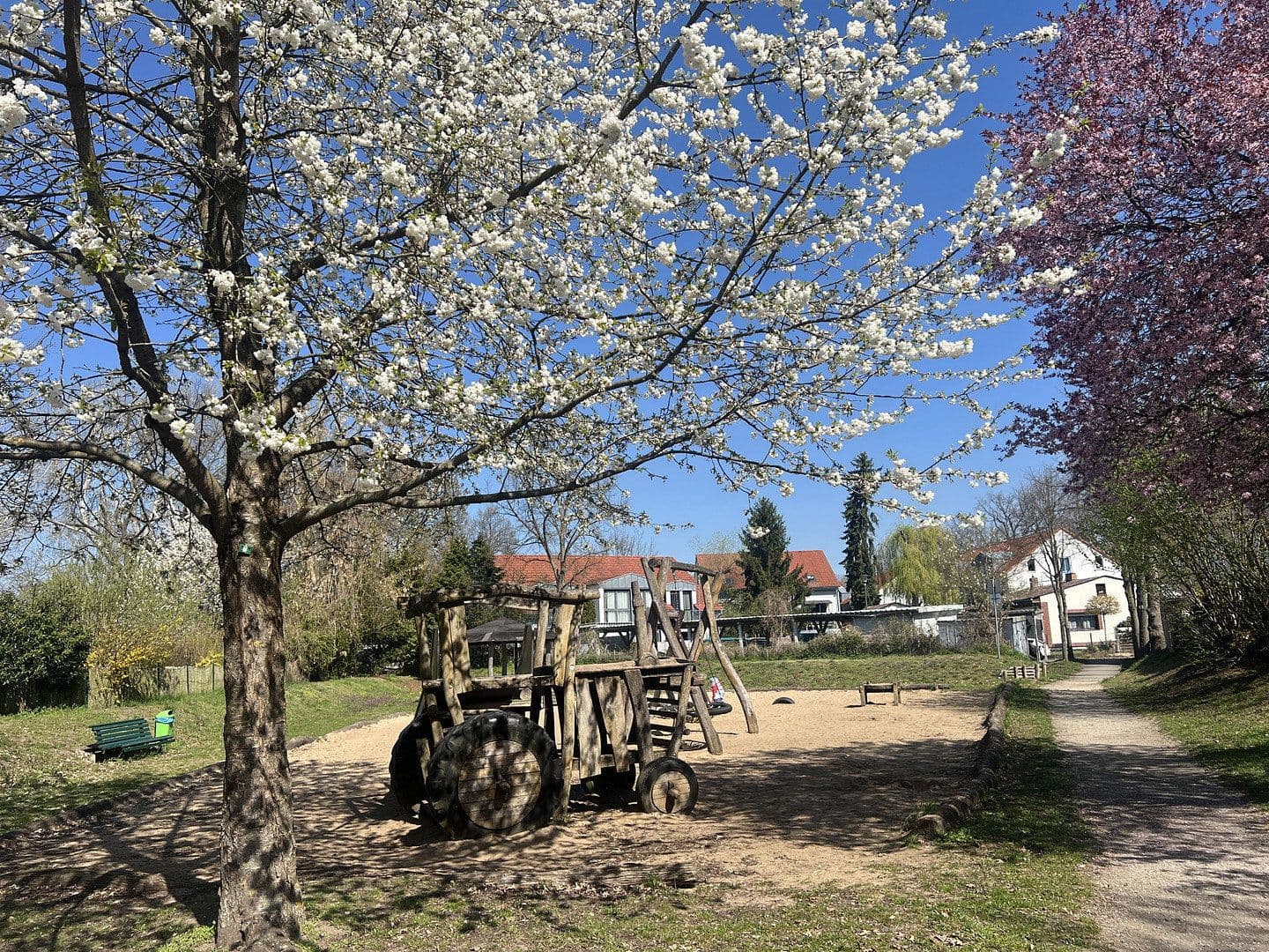 Predaj domu 165 m², pozemek 162 m², Falkensee, Brandenbursko Predaj domu 165 m², pozemek 162 m², Falkensee, Brandenbursko