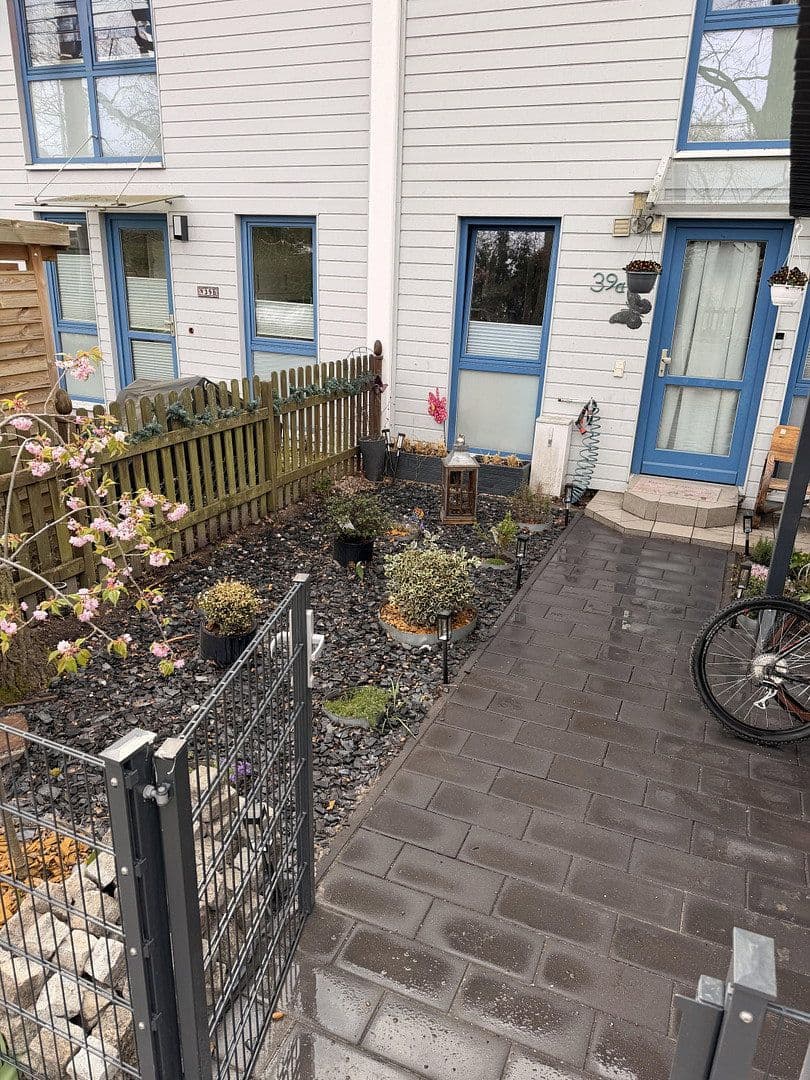 Predaj domu 165 m², pozemek 162 m², Falkensee, Brandenbursko Predaj domu 165 m², pozemek 162 m², Falkensee, Brandenbursko