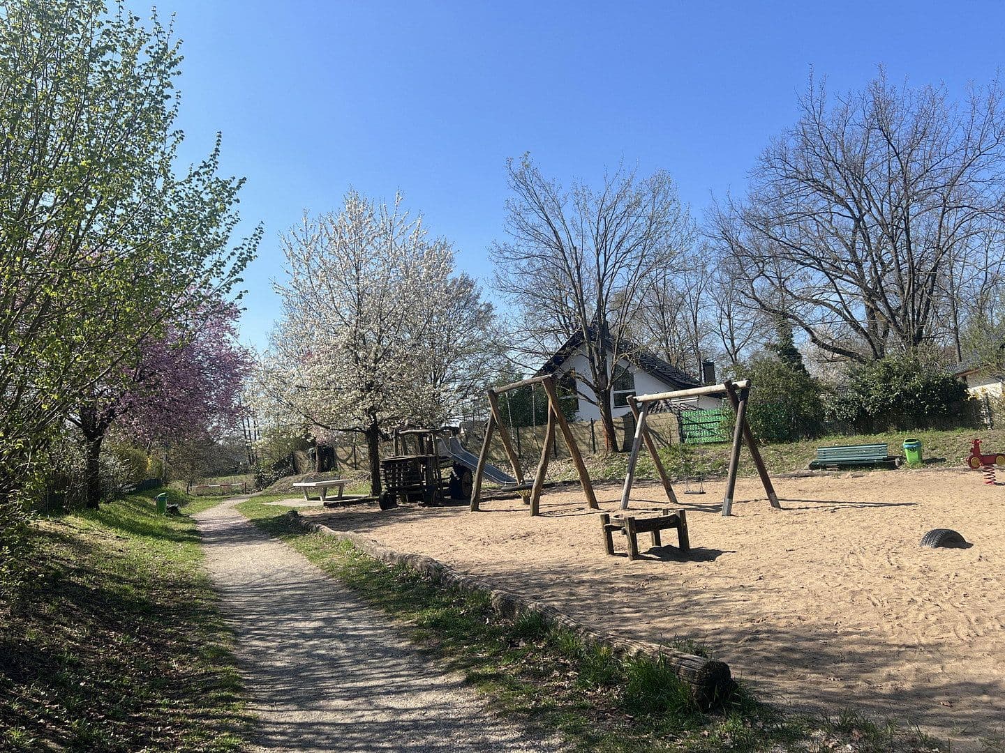 Predaj domu 165 m², pozemek 162 m², Falkensee, Brandenbursko Predaj domu 165 m², pozemek 162 m², Falkensee, Brandenbursko