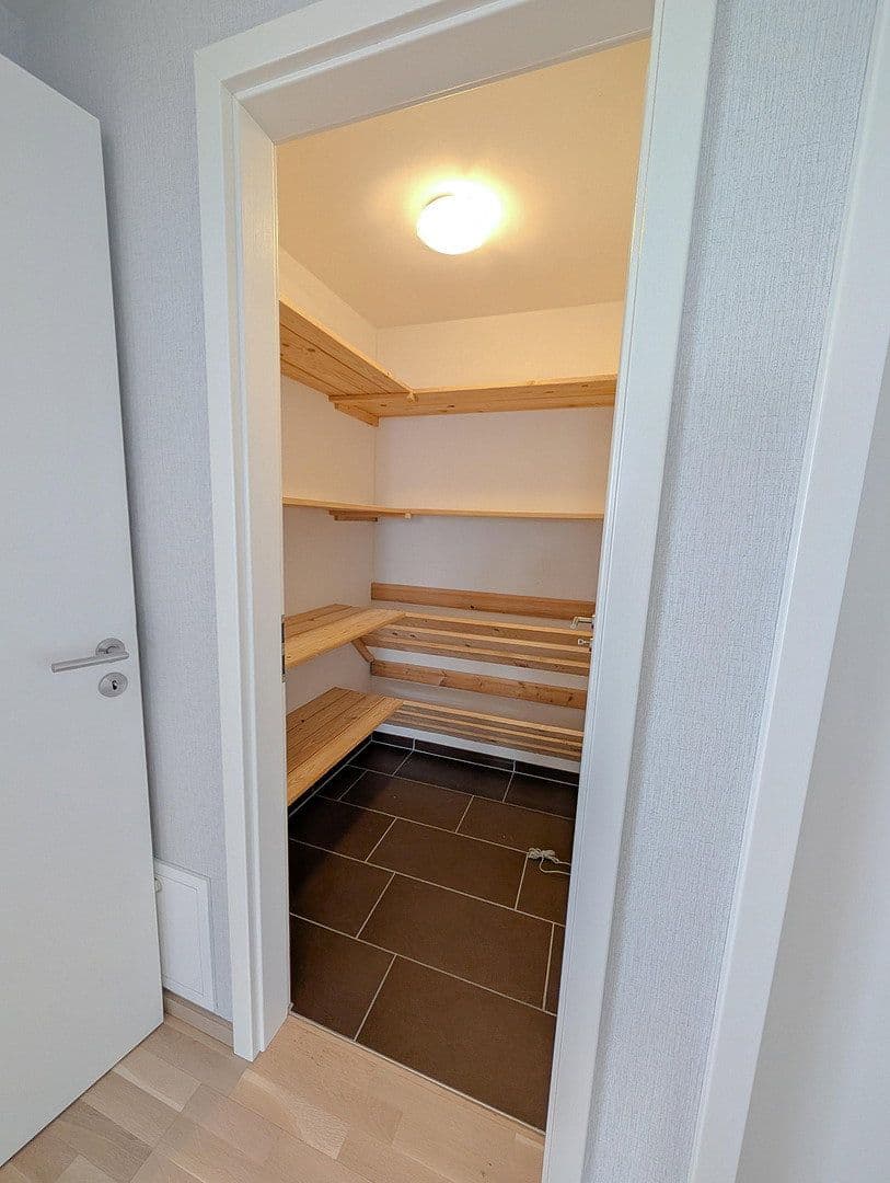 Prenájom bytu 3-izbový 93 m², Backnang, Bádensko-Wurttembersko Prenájom bytu 3-izbový 93 m², Backnang, Bádensko-Wurttembersko