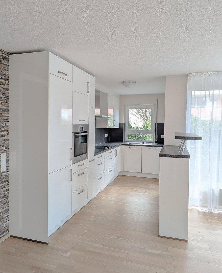 Prenájom bytu 3-izbový 93 m², Backnang, Bádensko-Wurttembersko Prenájom bytu 3-izbový 93 m², Backnang, Bádensko-Wurttembersko