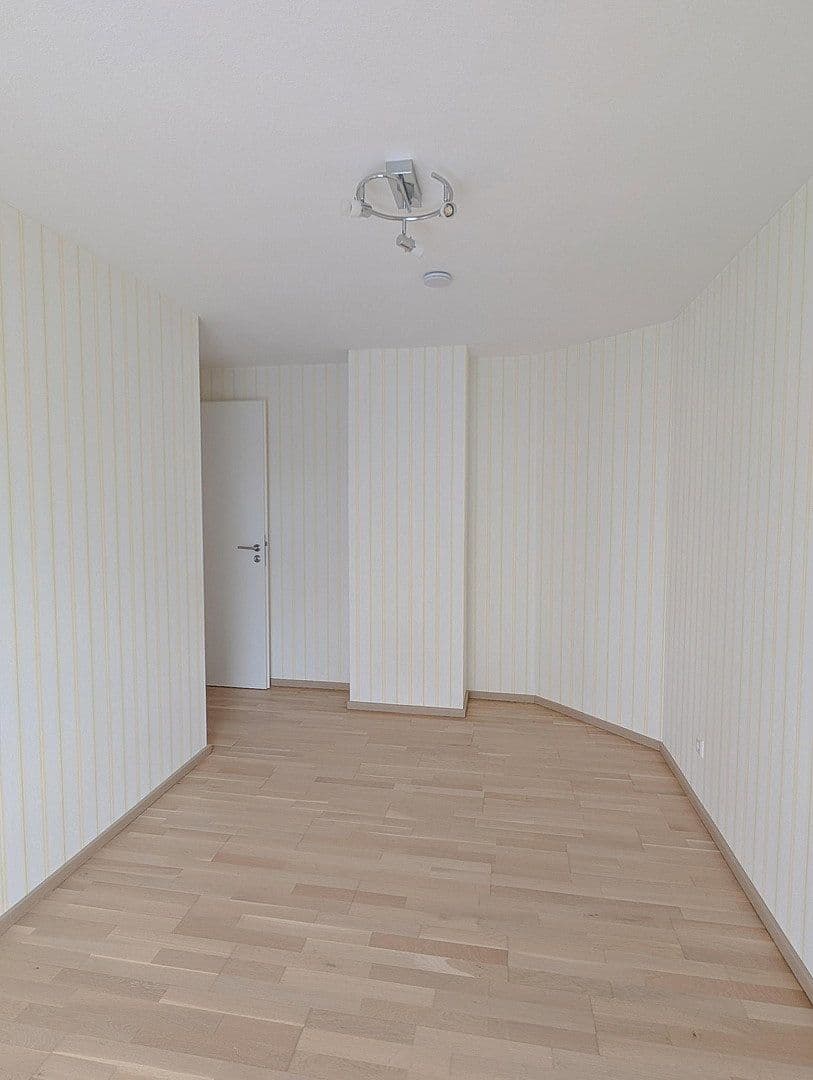 Prenájom bytu 3-izbový 93 m², Backnang, Bádensko-Wurttembersko Prenájom bytu 3-izbový 93 m², Backnang, Bádensko-Wurttembersko
