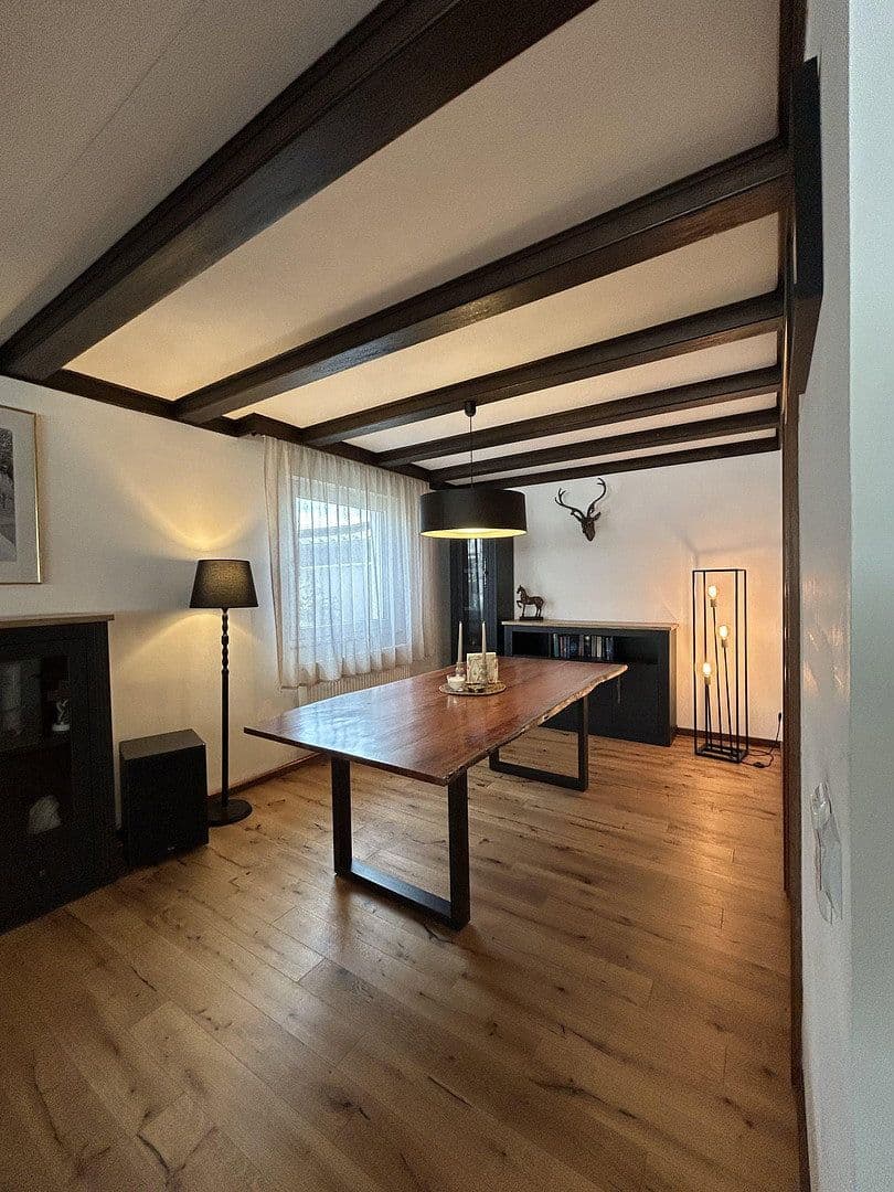 Predaj domu 200 m², pozemek 628 m², Hammersbach, Hesensko Predaj domu 200 m², pozemek 628 m², Hammersbach, Hesensko