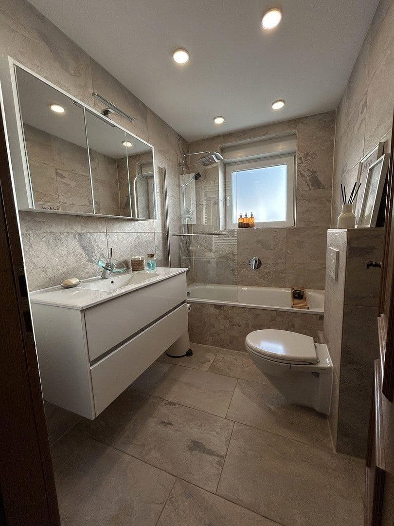 Predaj domu 200 m², pozemek 628 m², Hammersbach, Hesensko Predaj domu 200 m², pozemek 628 m², Hammersbach, Hesensko