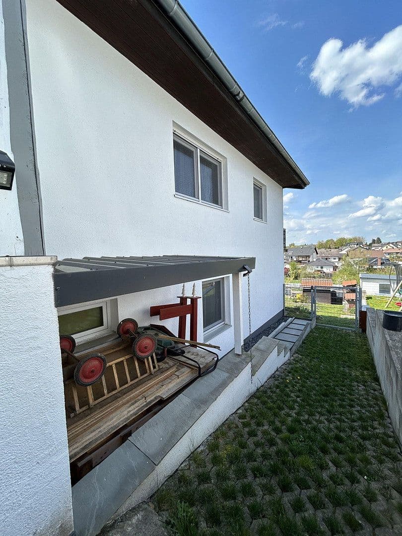 Predaj domu 200 m², pozemek 628 m², Hammersbach, Hesensko Predaj domu 200 m², pozemek 628 m², Hammersbach, Hesensko