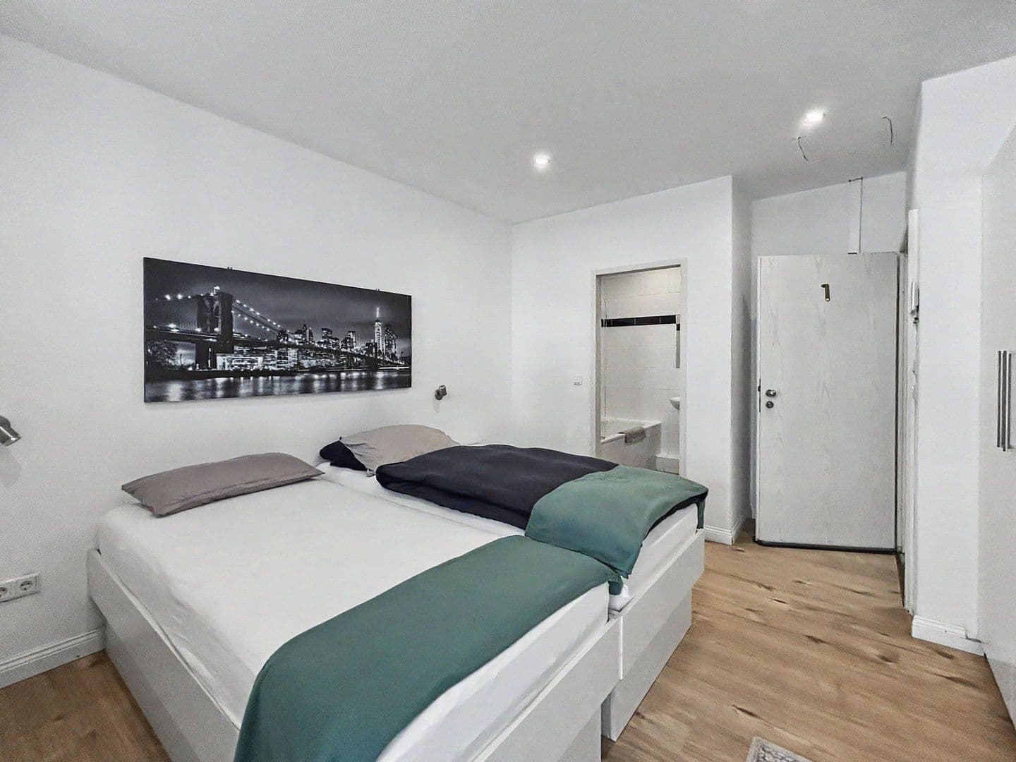 Prenájom bytu 1-izbový 38 m², Köln, Severné Porýnie - Westfálsko Prenájom bytu 1-izbový 38 m², Köln, Severné Porýnie - Westfálsko