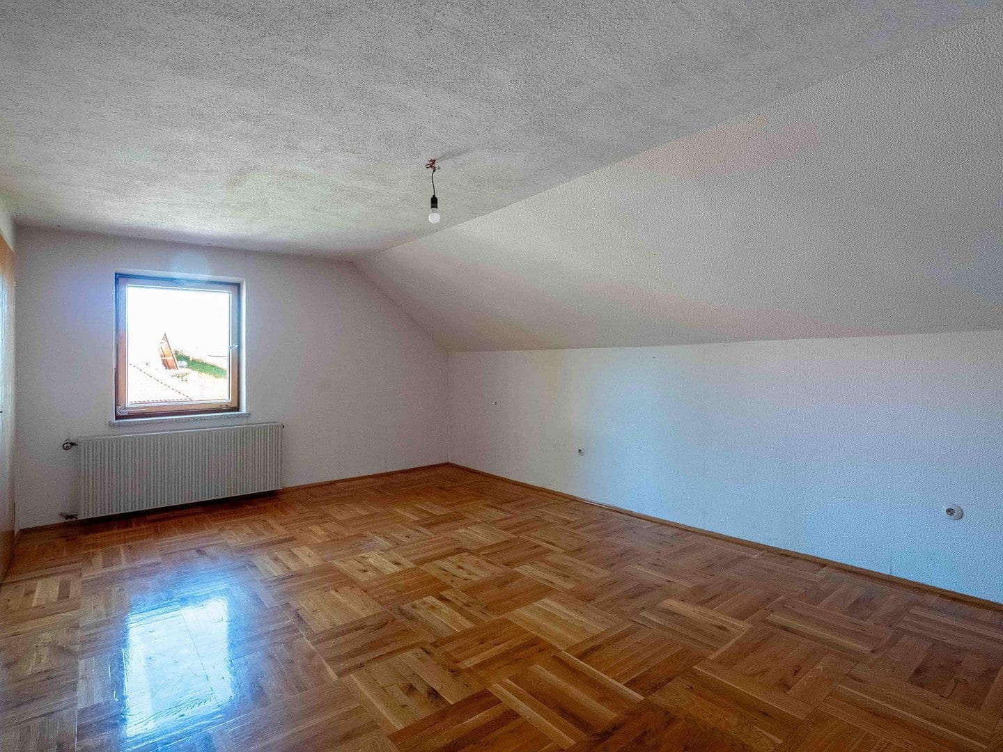 Predaj domu 148 m², pozemek 1.172 m², Spiegelau, Bavorsko Predaj domu 148 m², pozemek 1.172 m², Spiegelau, Bavorsko