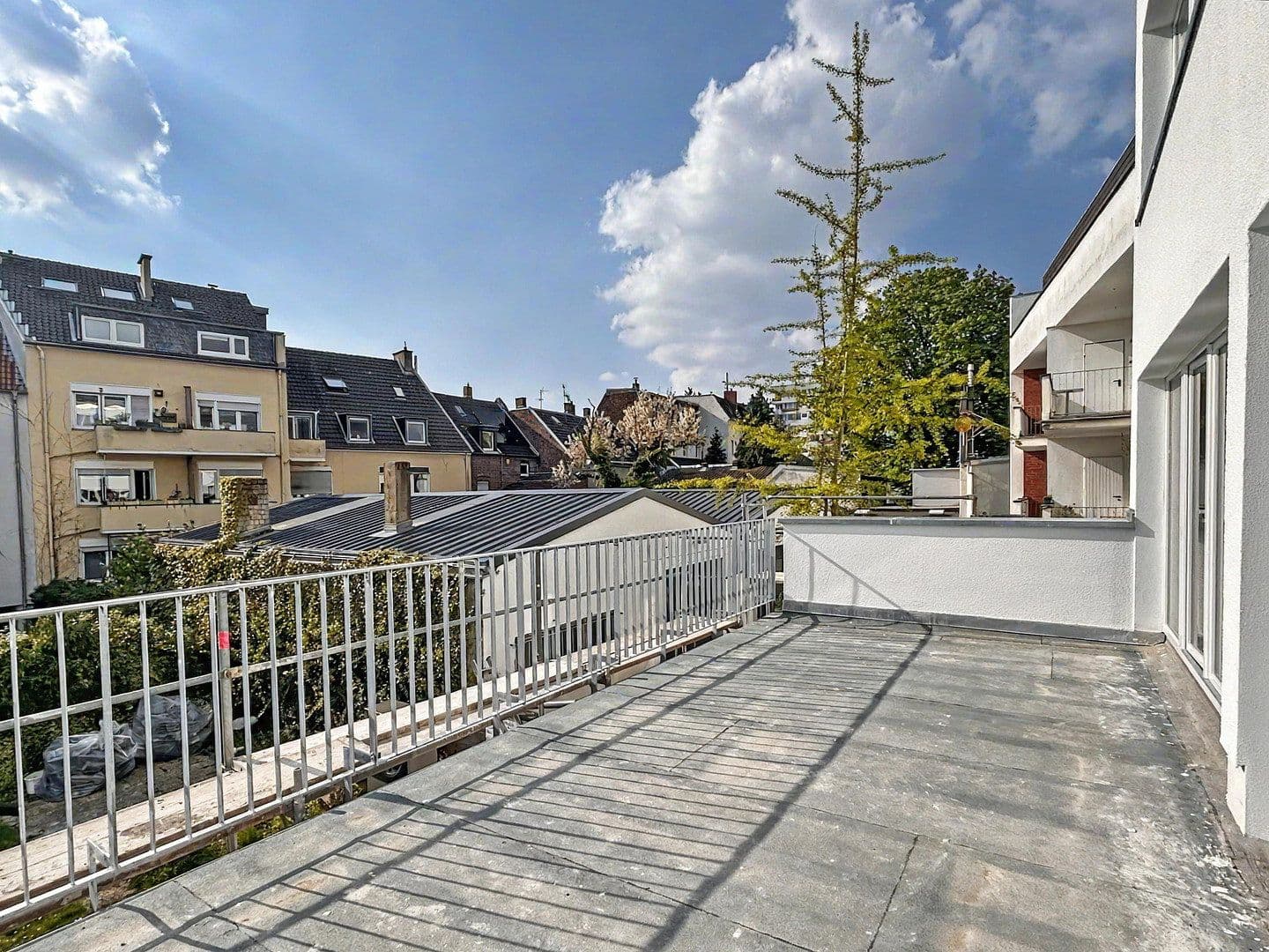 Prenájom bytu 3-izbový 93 m², Köln, Severné Porýnie - Westfálsko Prenájom bytu 3-izbový 93 m², Köln, Severné Porýnie - Westfálsko