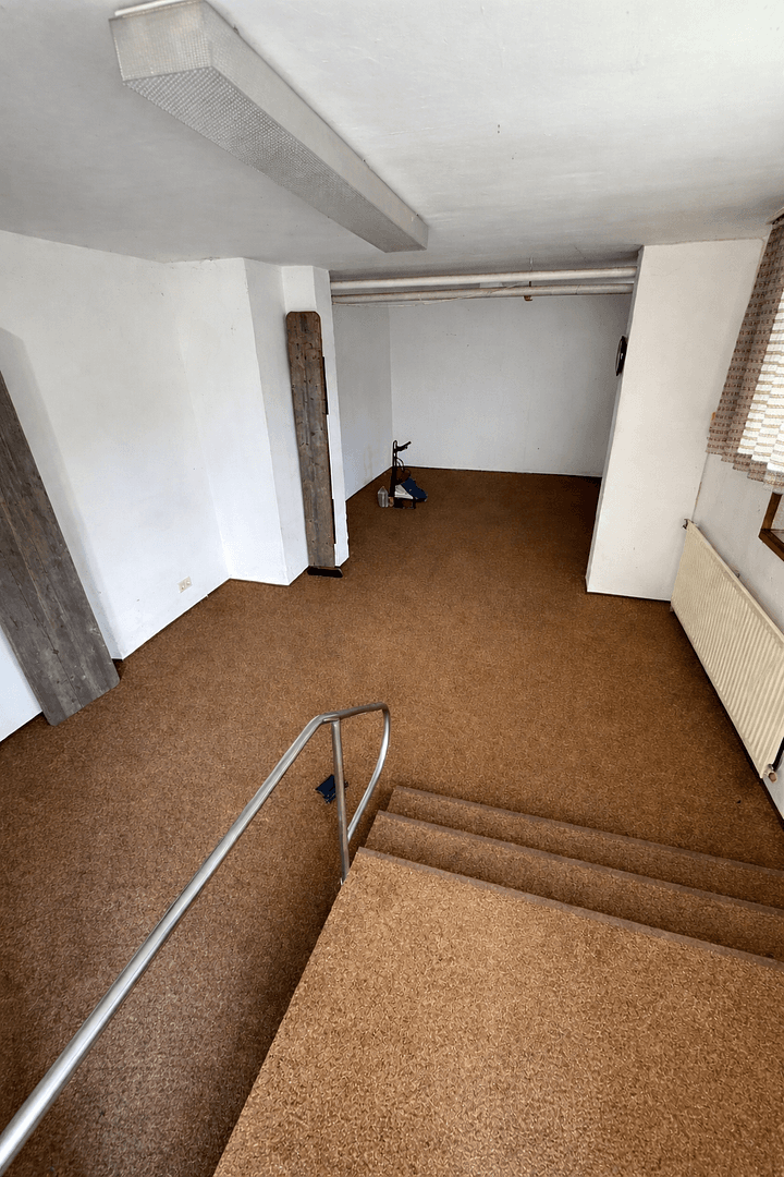 Prenájom nebytového priestoru 32 m², Stuttgart, Bádensko-Wurttembersko Prenájom nebytového priestoru 32 m², Stuttgart, Bádensko-Wurttembersko