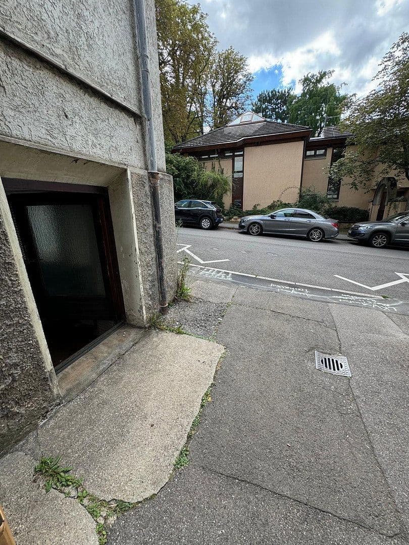 Prenájom nebytového priestoru 32 m², Stuttgart, Bádensko-Wurttembersko Prenájom nebytového priestoru 32 m², Stuttgart, Bádensko-Wurttembersko