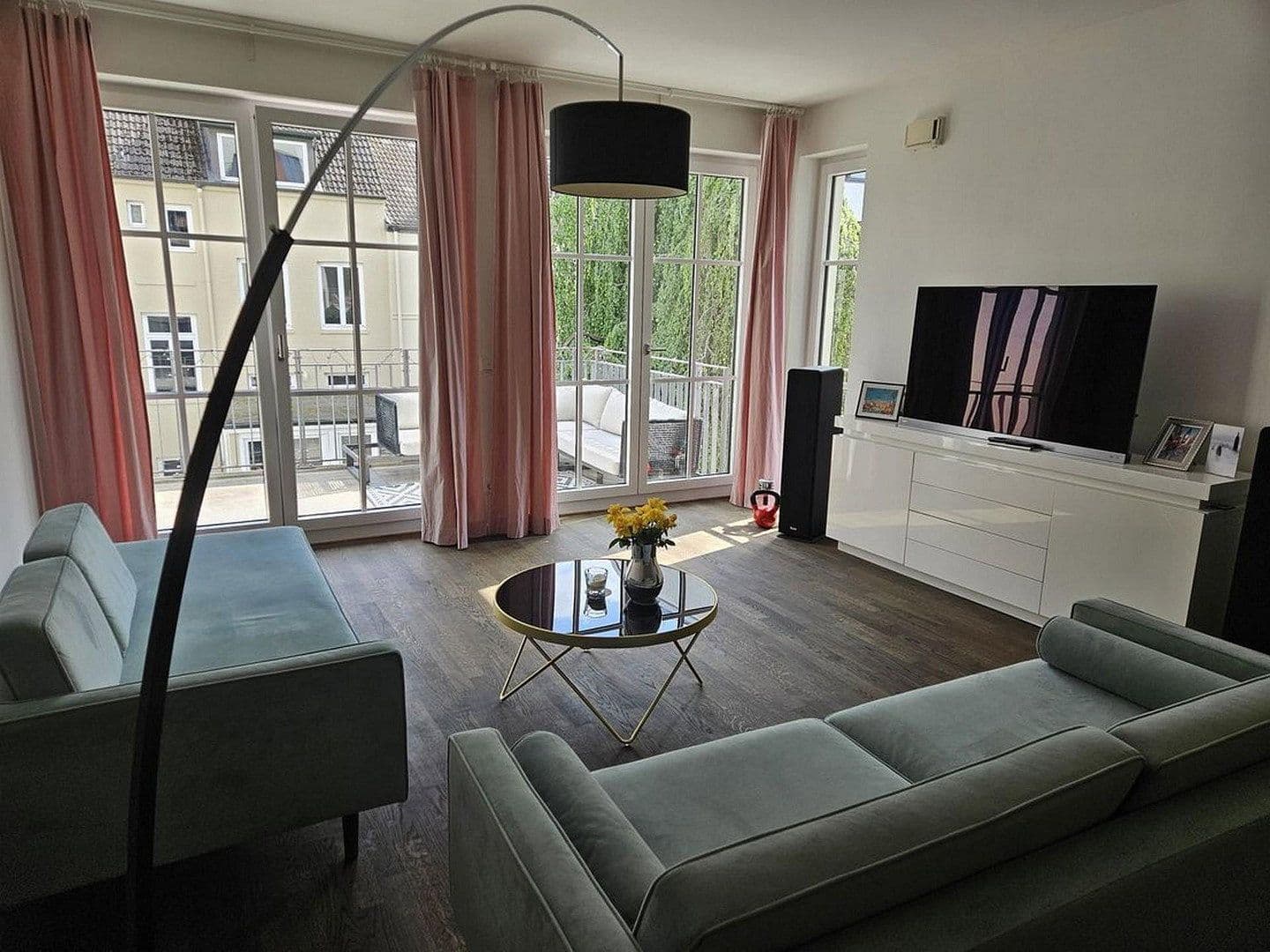 Prenájom bytu 2-izbový 40 m², Hamburg, Hamburg Prenájom bytu 2-izbový 40 m², Hamburg, Hamburg