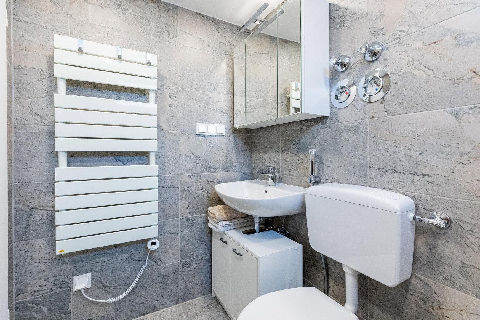 Prenájom bytu 1-izbový 40 m², Brückenstraße 17, Frankfurt, Hesensko Prenájom bytu 1-izbový 40 m², Brückenstraße 17, Frankfurt, Hesensko